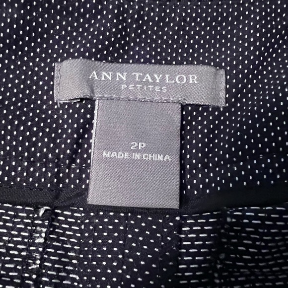 Ann Taylor Petites Capri Pants, Size 2P - Picture 10 of 14